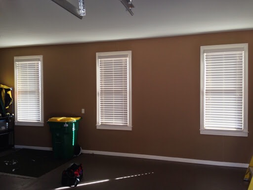faux-wood-blinds-in-garage-white